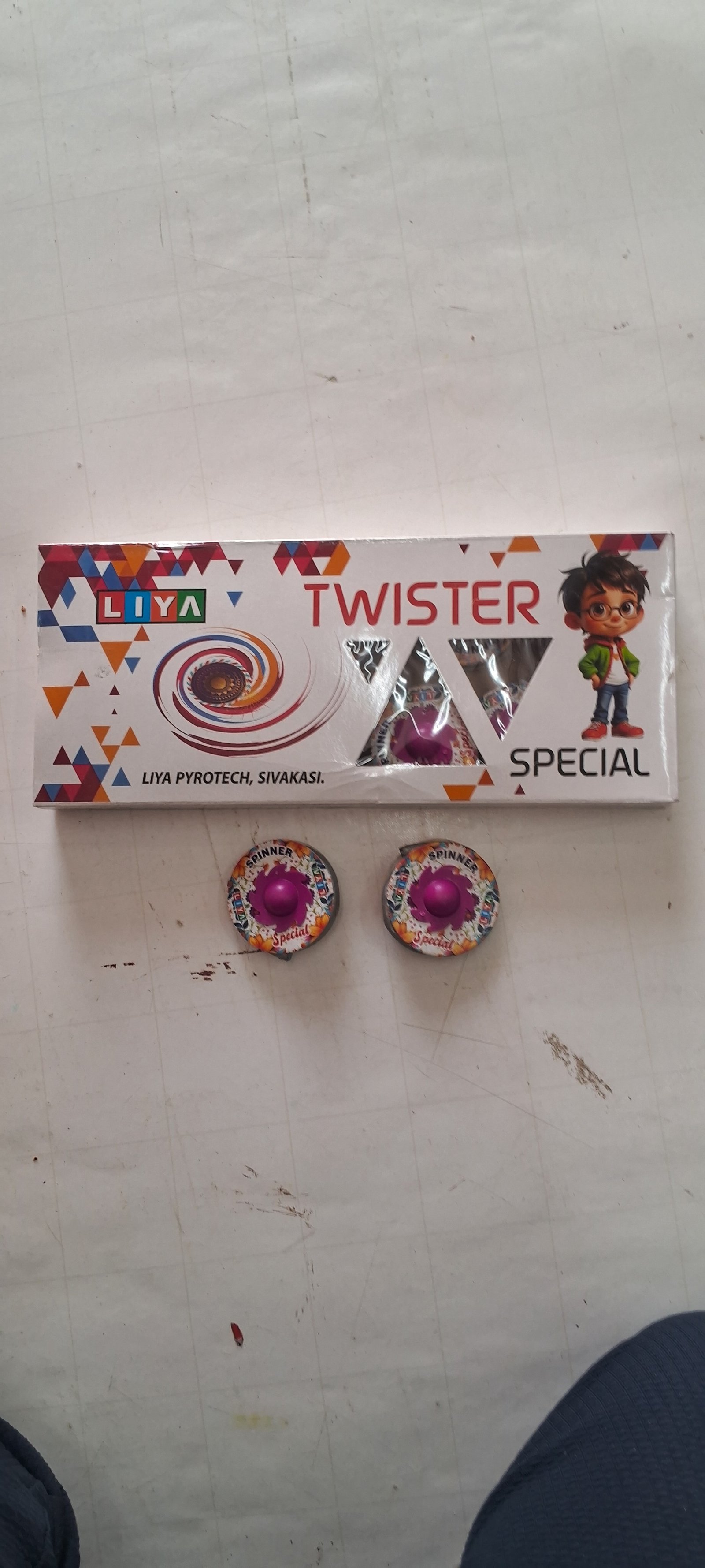 Plastic Spinner Special