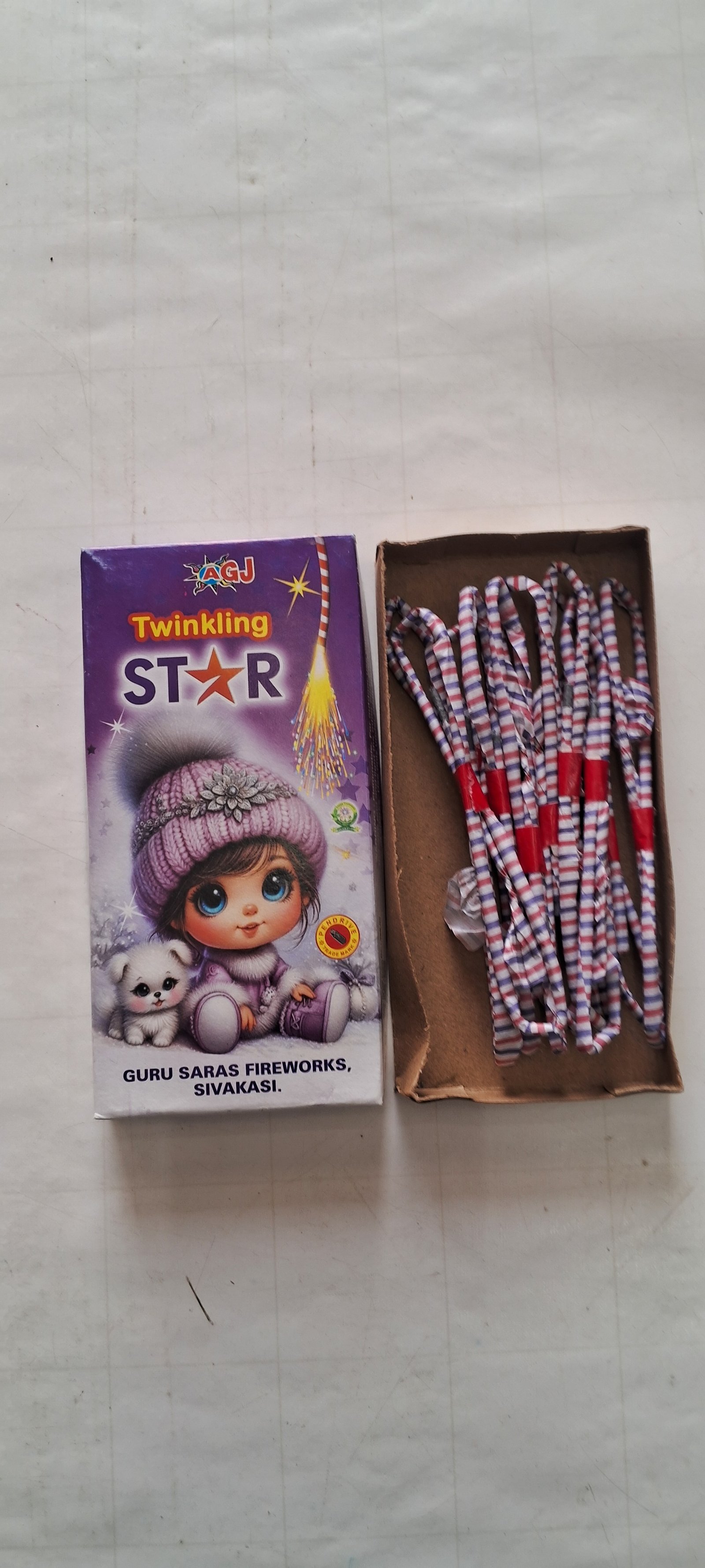 1½" Twinkling Star